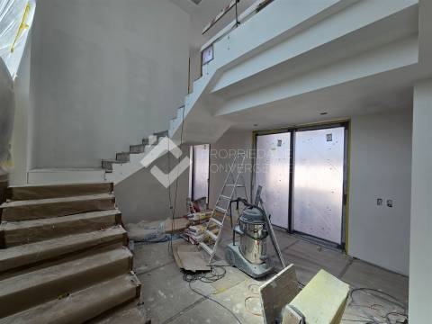 Moradia Isolada T5 com piscina - Azeitão