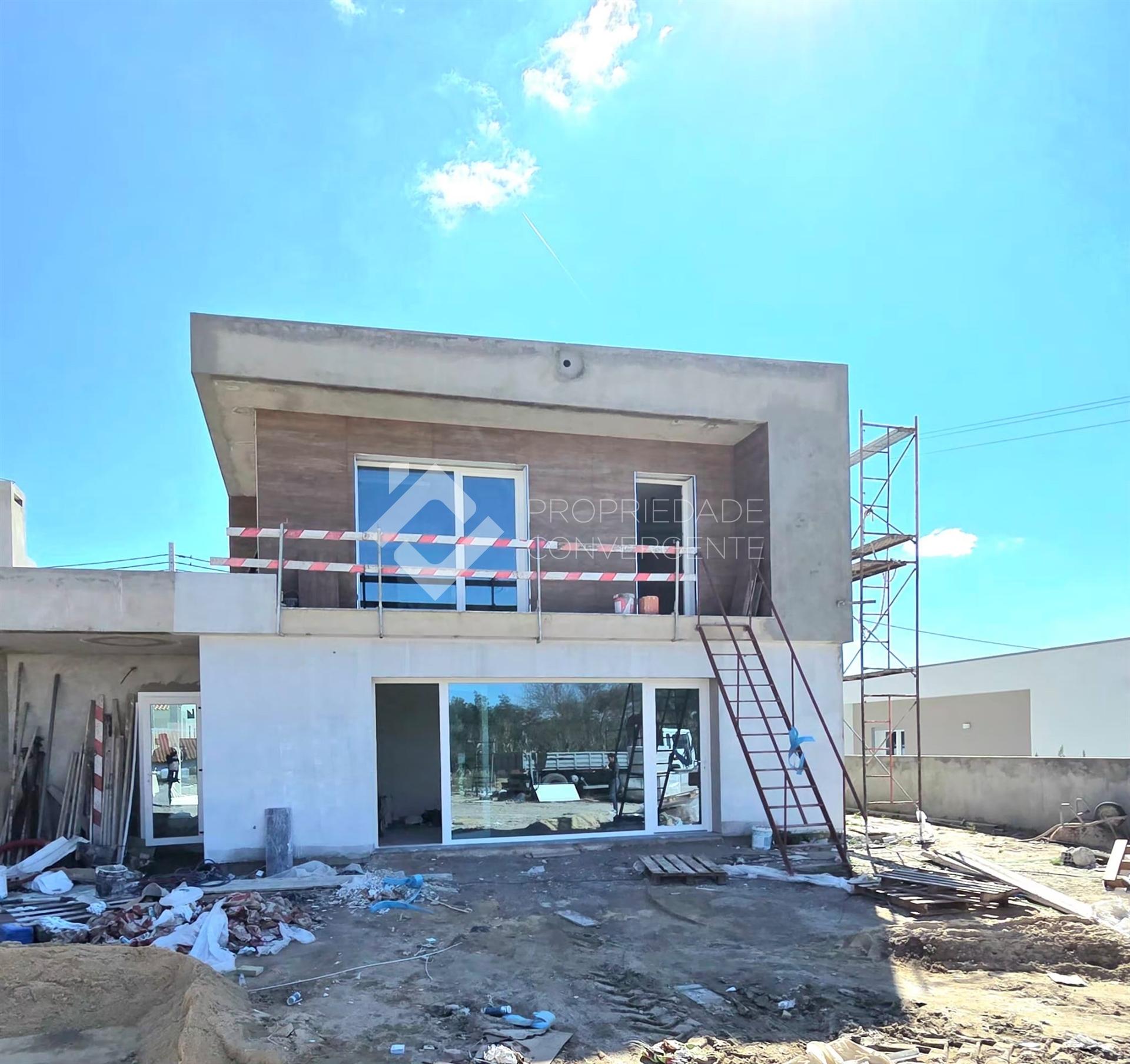 Moradia Isolada T4 com piscina - Azeitão