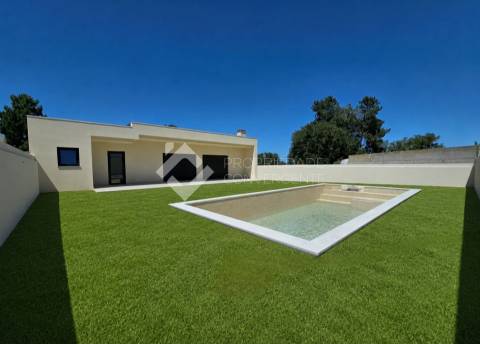 Moradia de Luxo T4 com piscina - Azeitão