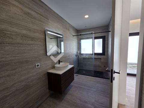 Moradia de Luxo T4 com piscina - Azeitão