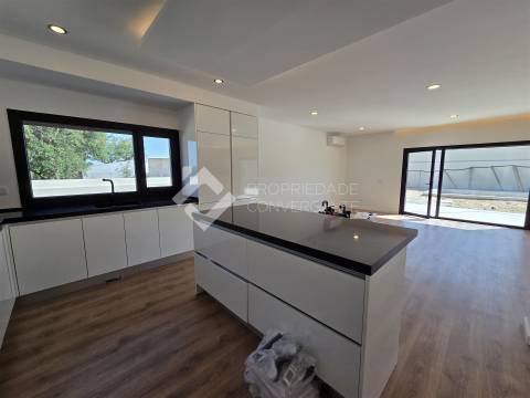 Moradia de Luxo T4 com piscina - Azeitão
