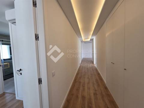 Moradia de Luxo T4 com piscina - Azeitão