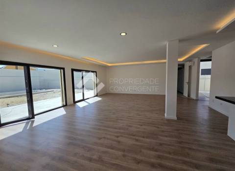 Moradia de Luxo T4 com piscina - Azeitão