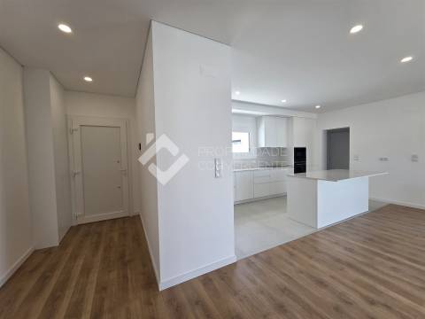 Moradia Isolada T4 com piscina - Azeitão