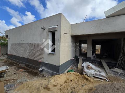 Moradia Isolada T3 com piscina - Azeitão