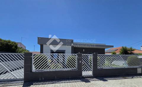 Moradia Térrea Isolada T3+1 com piscina - Pinhal do General