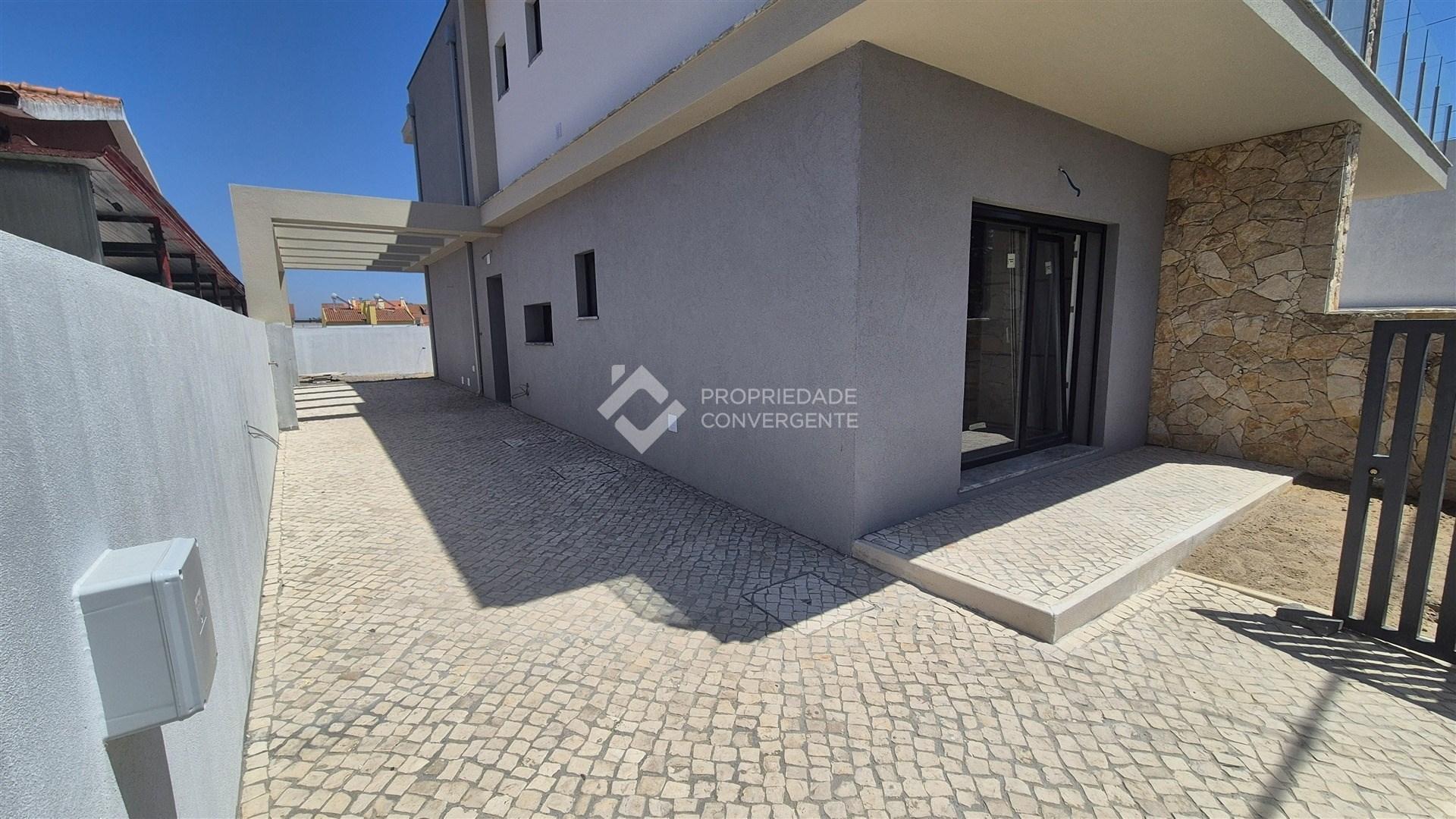 Moradia Geminada T3 - Fernão Ferro