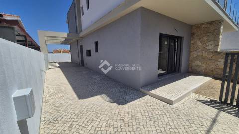 Moradia Geminada T3 - Fernão Ferro