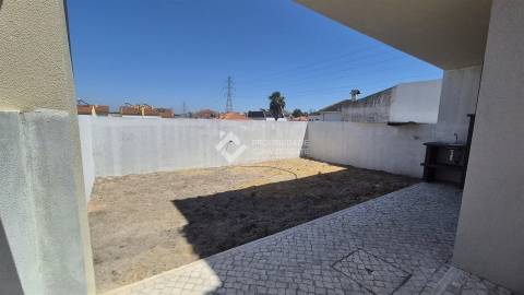 Moradia Geminada T3 - Fernão Ferro