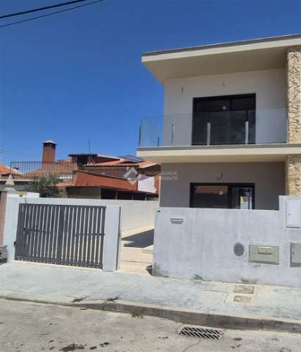 Moradia Geminada T3 - Fernão Ferro