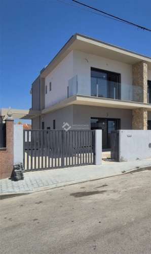 Moradia Geminada T3 - Fernão Ferro