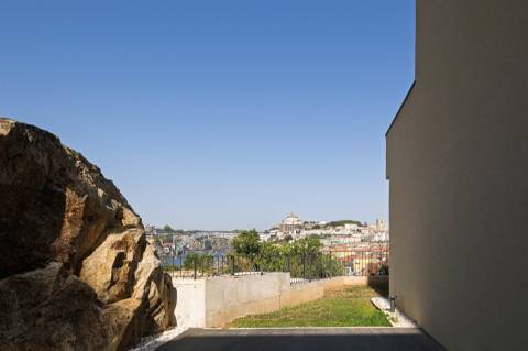 Apartamento T2 com vista para o Rio Douro