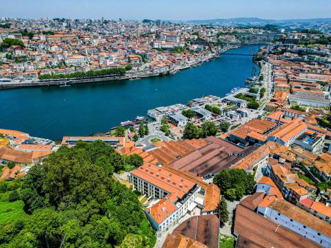Apartamento T2 com vista para o Rio Douro