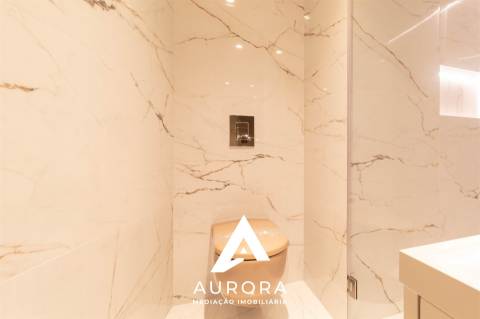 Apartamento T3 - Sul - Terraço + Varanda - Box 2 carros