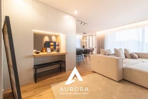 Apartamento T3 - Sul - Terraço + Varanda - Box 2 carros