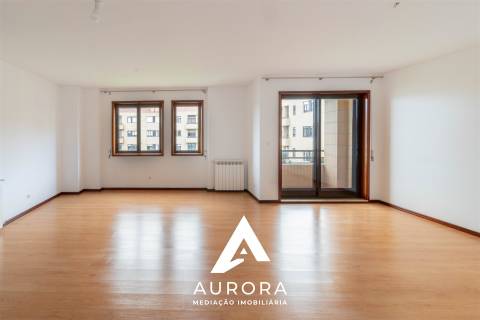 Apartamento T3 Arrendamento em Anta e Guetim,Espinho