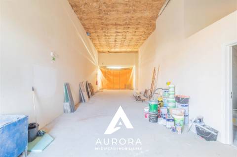 Loja para venda 227.4m2 área bruta centro da cidade de Espinho