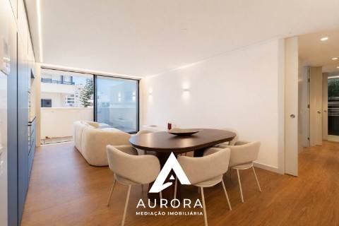 Apartamento T2 a 100 metros da praia Garagem Box