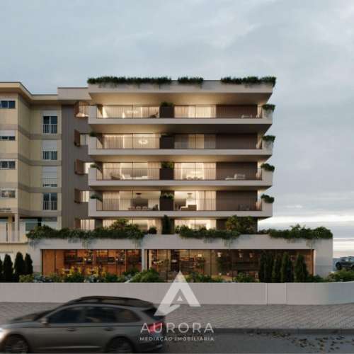 Apartamento T3 - Terraço + varandas + 2 lugar de garagem + arrumos