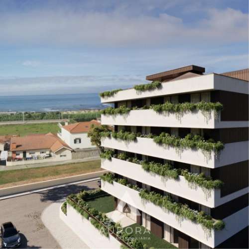Apartamento T2 - Terraço + varanda + lugar de garagem + arrumos