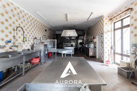 Restaurante Equipado + Moradia + Terreno 2.000m² | 1.680m² de Construção
