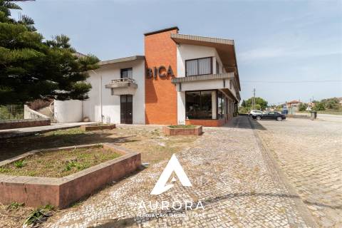 Restaurante Equipado + Moradia + Terreno 2.000m² | 1.680m² de Construção