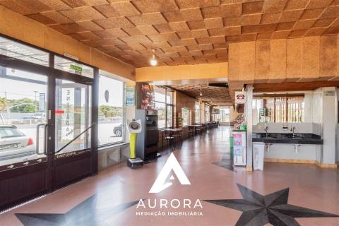 Restaurante Equipado + Moradia + Terreno 2.000m² | 1.680m² de Construção