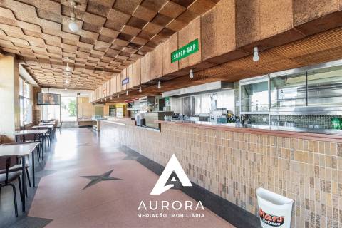 TRESPASSE Restaurante Equipado + Moradia + Terreno 2.000m² | 1.680m² de Construção
