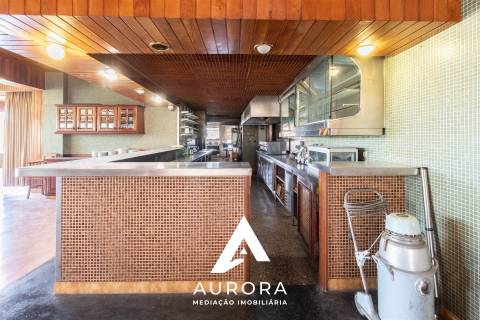 TRESPASSE Restaurante Equipado + Moradia + Terreno 2.000m² | 1.680m² de Construção