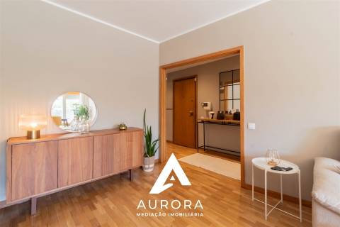 T2 com Varanda, Garagem e Arrumos