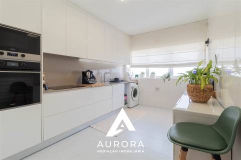 T2 com Varanda, Garagem e Arrumos