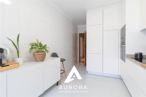 T2 com Varanda, Garagem e Arrumos
