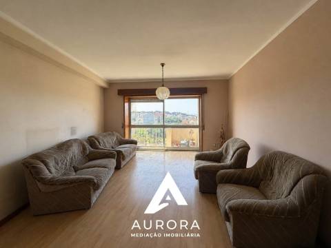 Apartamento T2 com excelente potencial de valorização