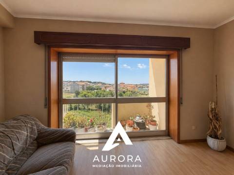 Apartamento T2 com excelente potencial de valorização