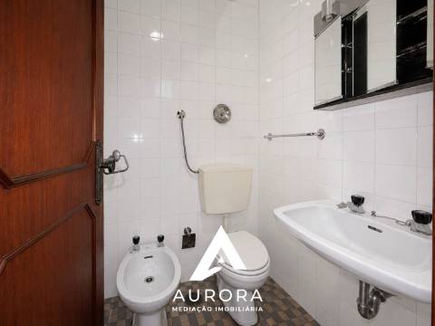 Apartamento T2 com excelente potencial de valorização