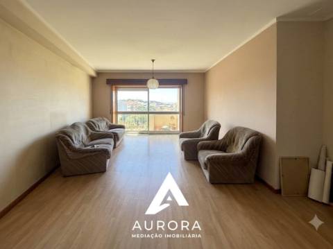 Apartamento T2 com excelente potencial de valorização