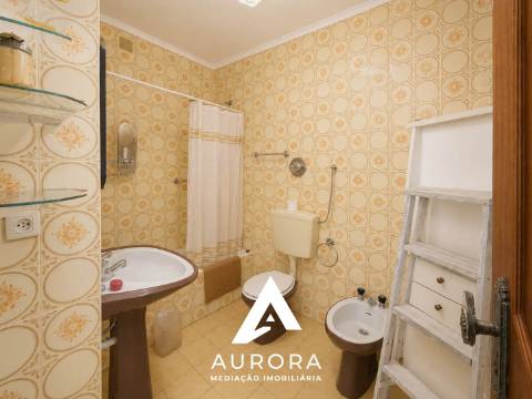 Apartamento T2 com excelente potencial de valorização