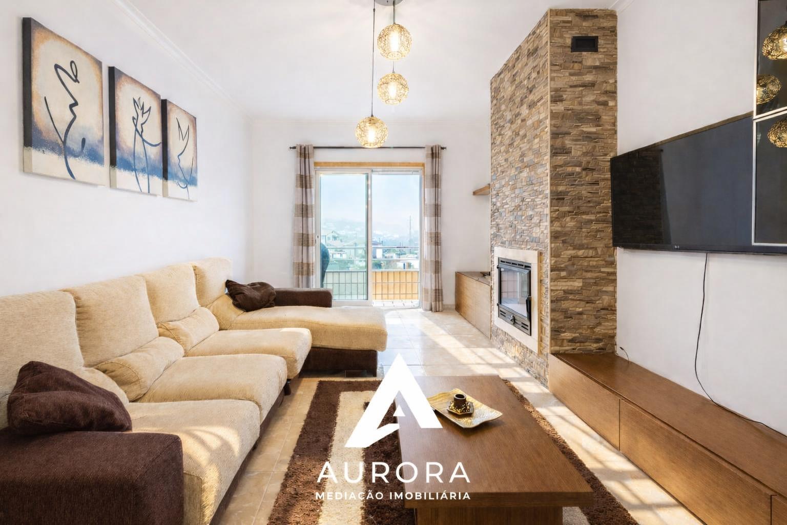 Apartamento T3 Venda em Oliveira d
<!DOCTYPE html>
<html lang=