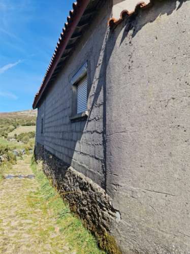 Moradia para restauro em Castro Laboreiro, Viana do Castelo
