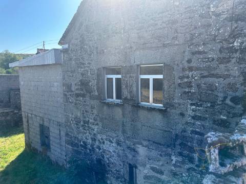 Moradia para restauro em Castro Laboreiro, Viana do Castelo