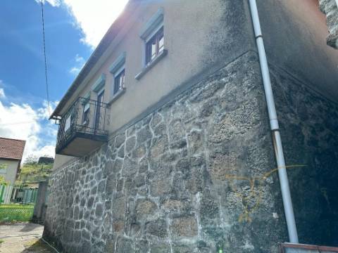 Moradia para restauro em Castro Laboreiro, Viana do Castelo