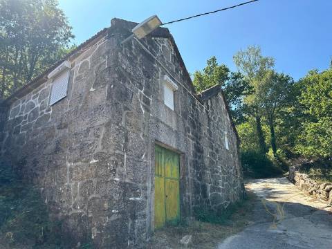Moradia para restauro em Castro Laboreiro, Viana do Castelo