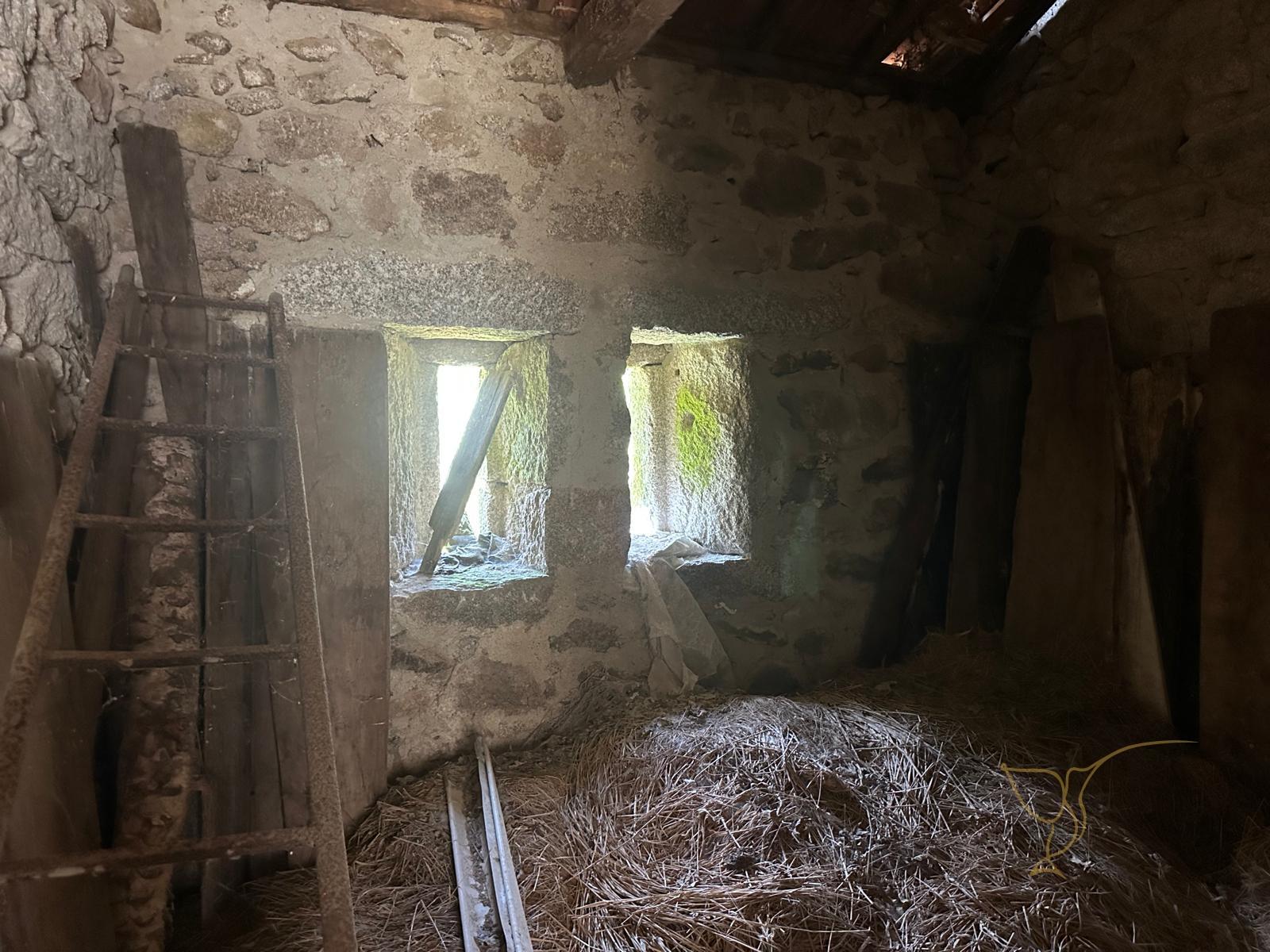 Moradia para restauro em Castro Laboreiro, Viana do Castelo