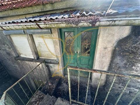 Moradia para restauro em Castro Laboreiro, Viana do Castelo