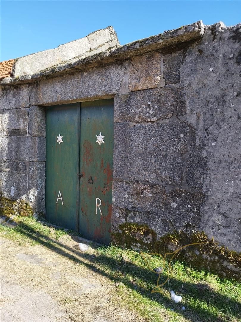 Moradia para restauro em Castro Laboreiro, Viana do Castelo