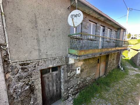 Moradia para restauro em Castro Laboreiro, Viana do Castelo
