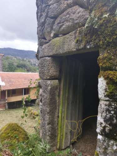 Moradia para restauro em Castro Laboreiro, Viana do Castelo