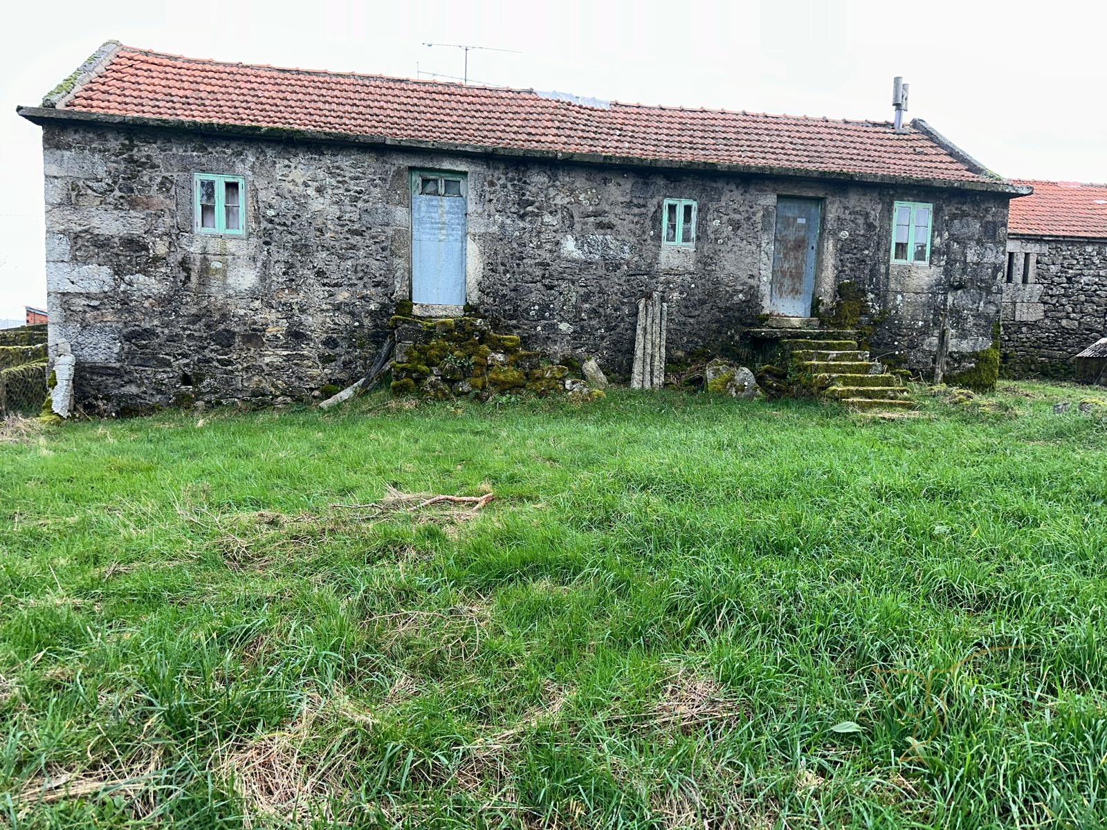 Moradia para restauro em Castro Laboreiro, Viana do Castelo