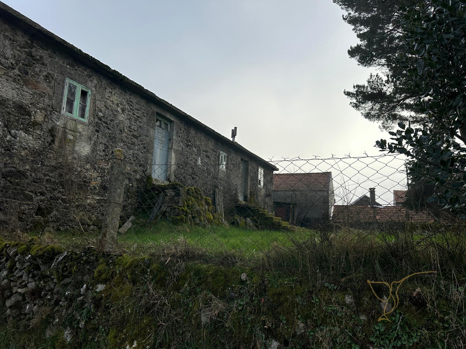 Moradia para restauro em Castro Laboreiro, Viana do Castelo