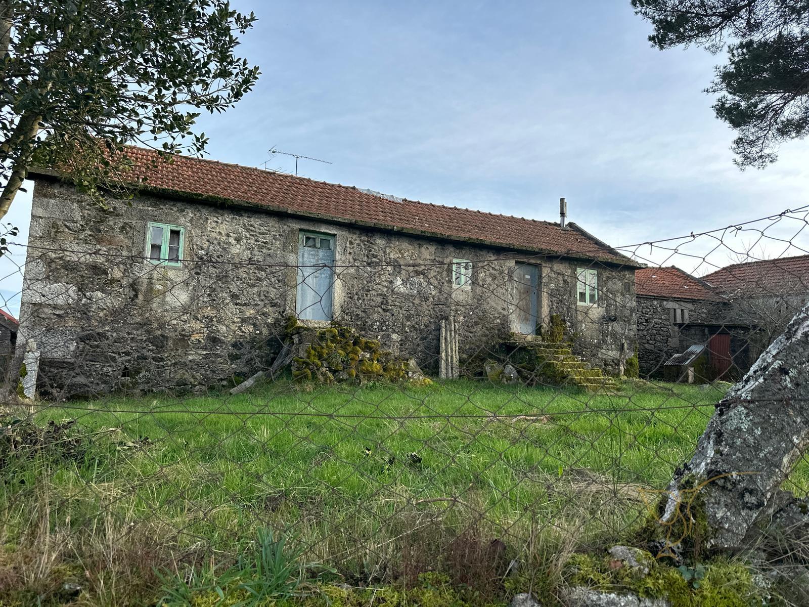 Moradia para restauro em Castro Laboreiro, Viana do Castelo